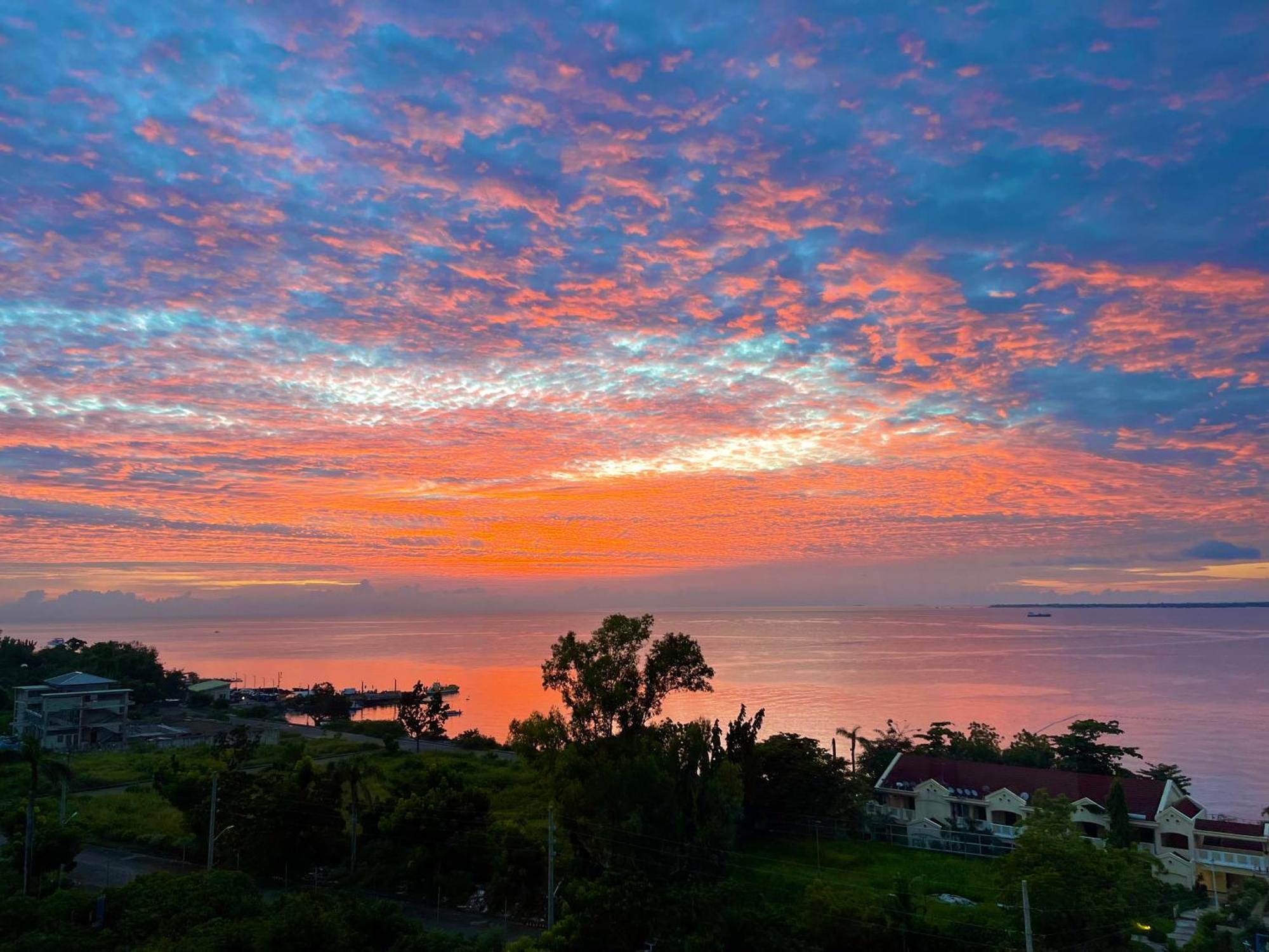 Oceanview Deluxe 1Br Suite La Mirada Lapu-Lapu City Buitenkant foto