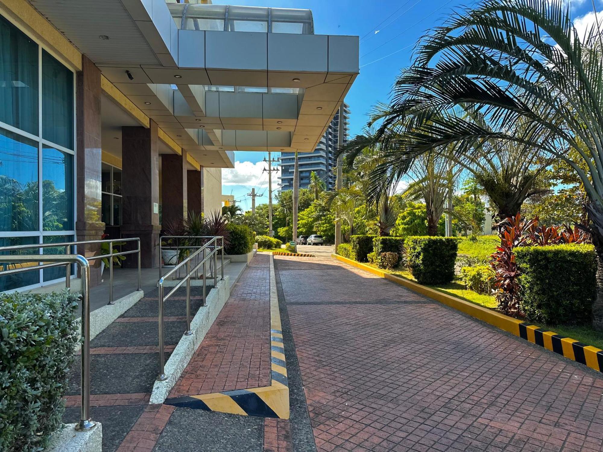 Oceanview Deluxe 1Br Suite La Mirada Lapu-Lapu City Buitenkant foto