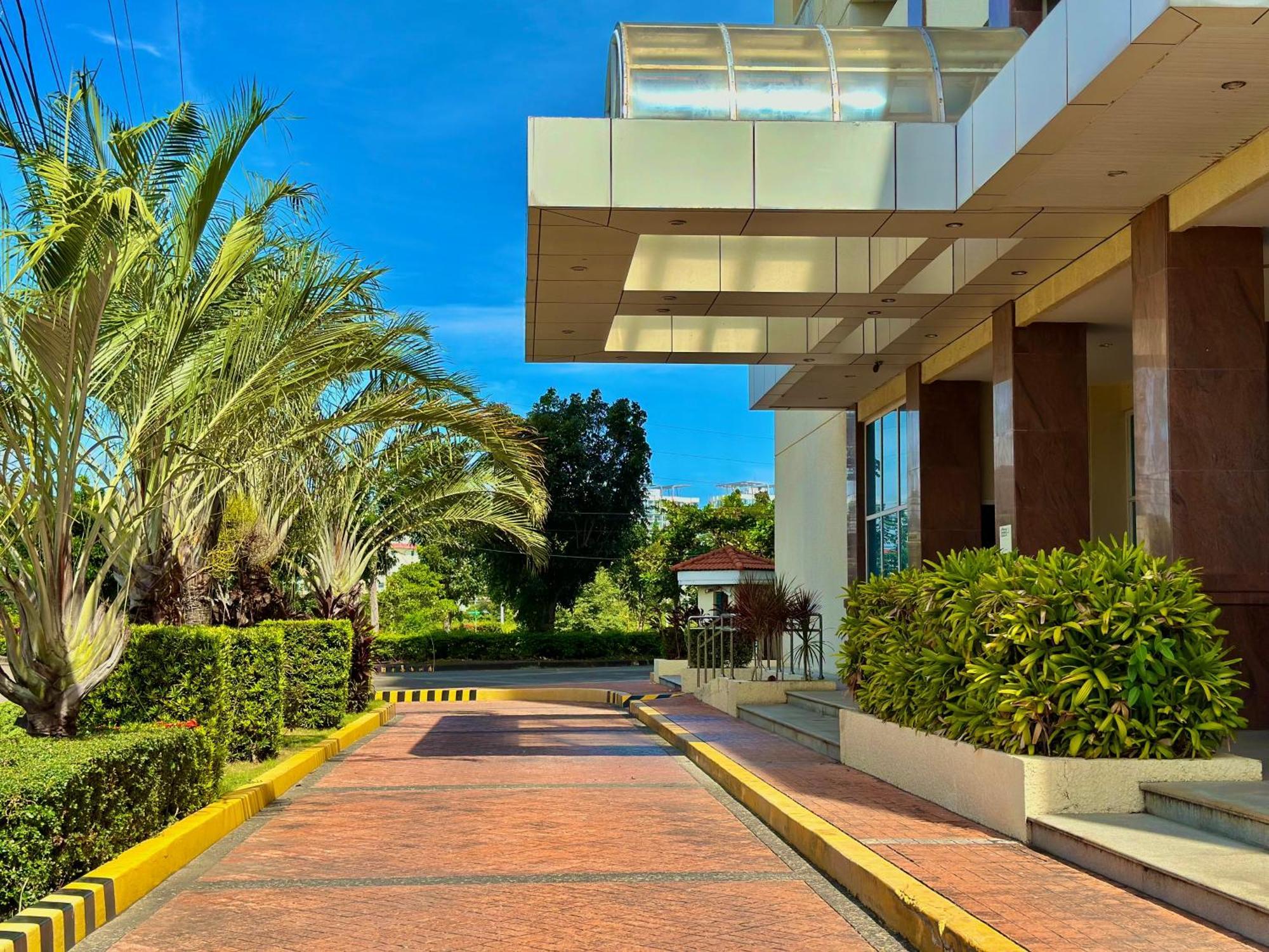 Oceanview Deluxe 1Br Suite La Mirada Lapu-Lapu City Buitenkant foto